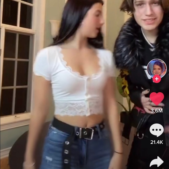 Brandy Melville white lace crop top - Picture 5 of 5